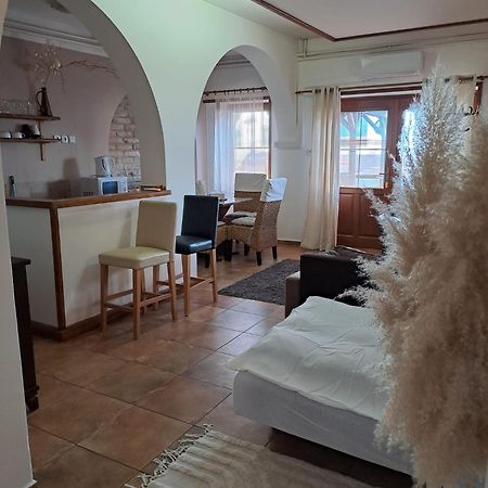 Apartman Romana Postorna Eksteriør bilde