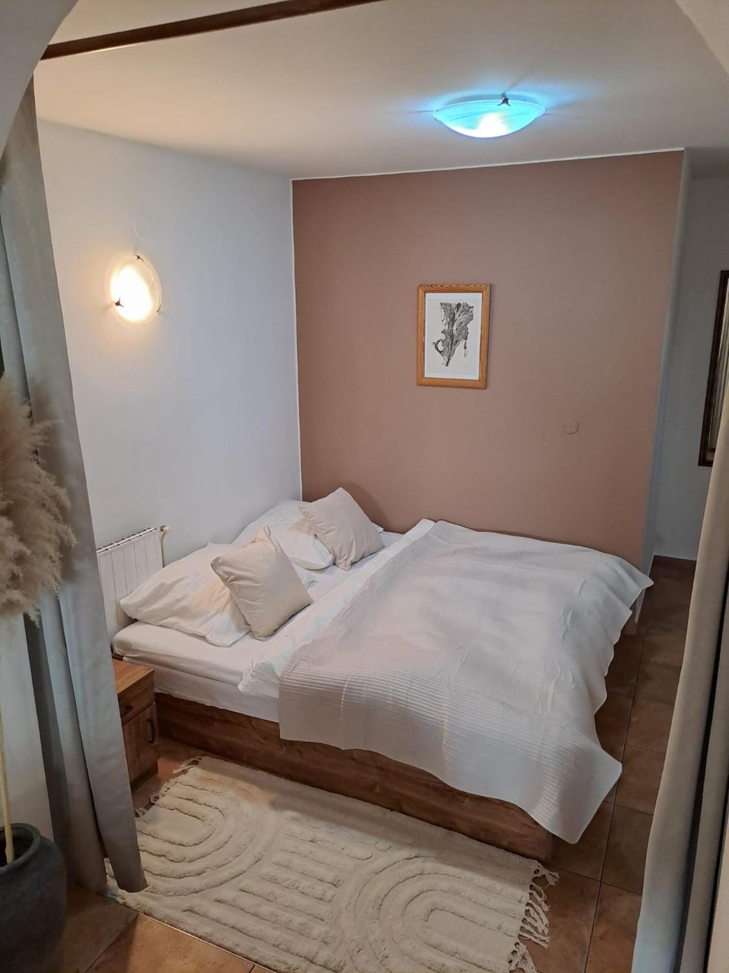 Apartman Romana Postorna Eksteriør bilde